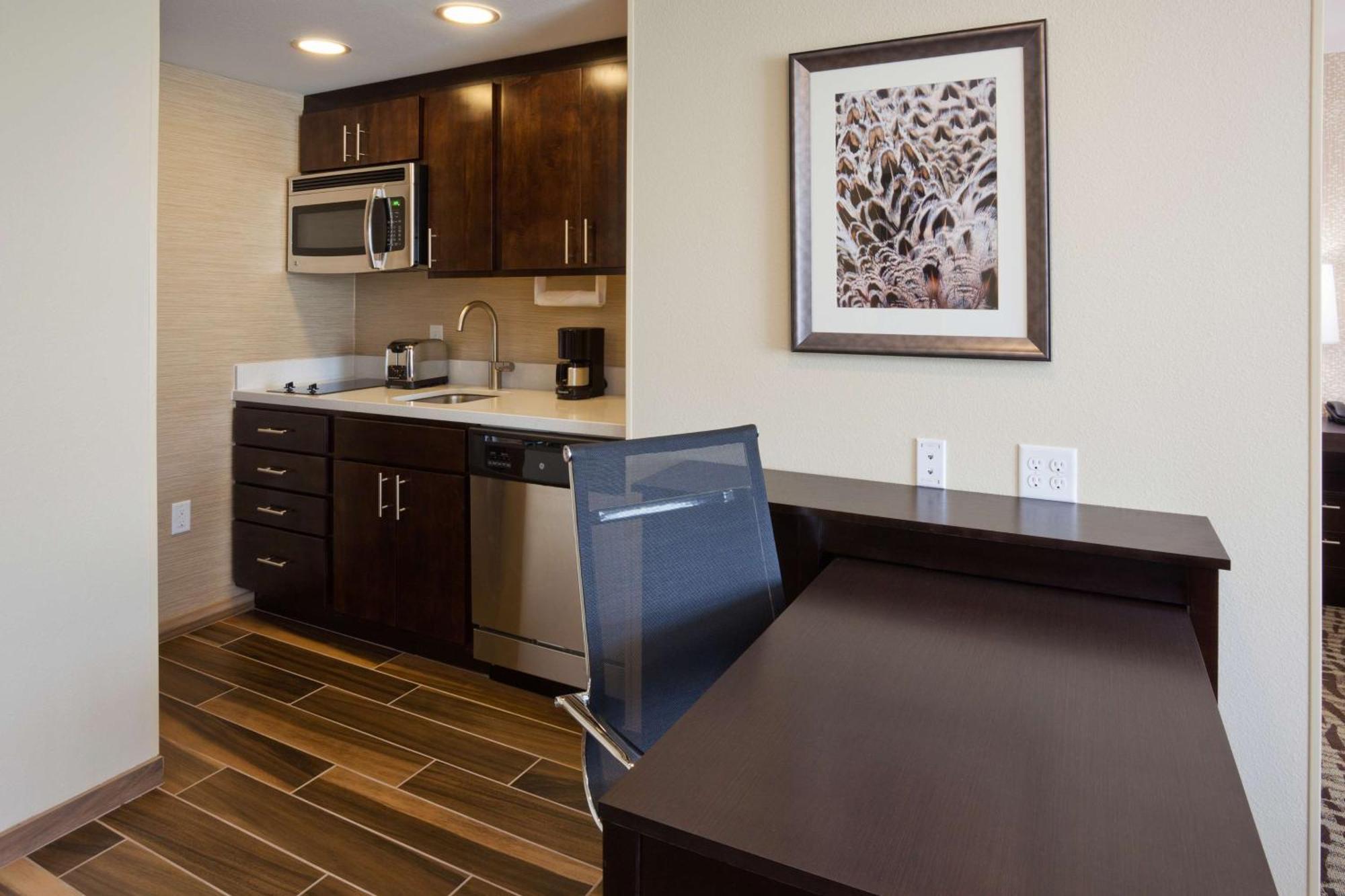 Homewood Suites Davenport Bettendorf Exterior photo