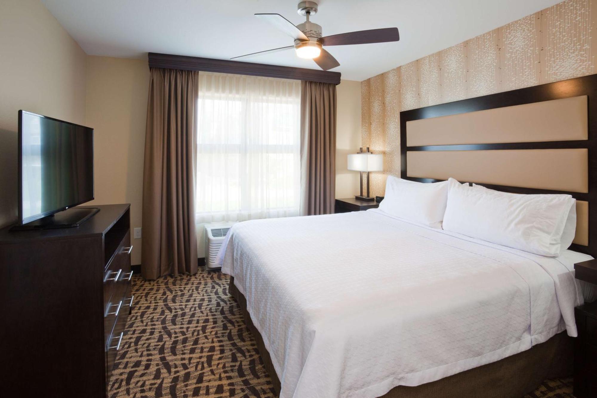 Homewood Suites Davenport Bettendorf Exterior photo